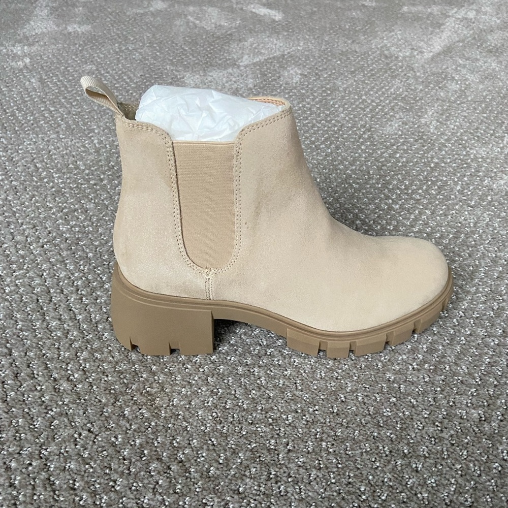 Steve Madden Chelsea Howler Boots